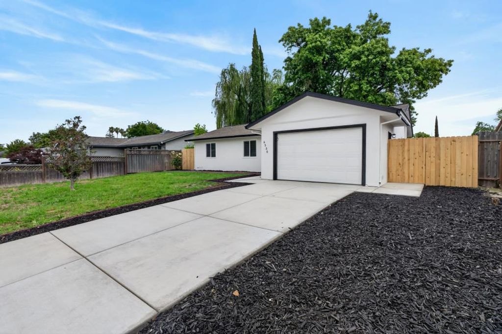 6330 Valley Hi Dr, Sacramento, CA 95823
