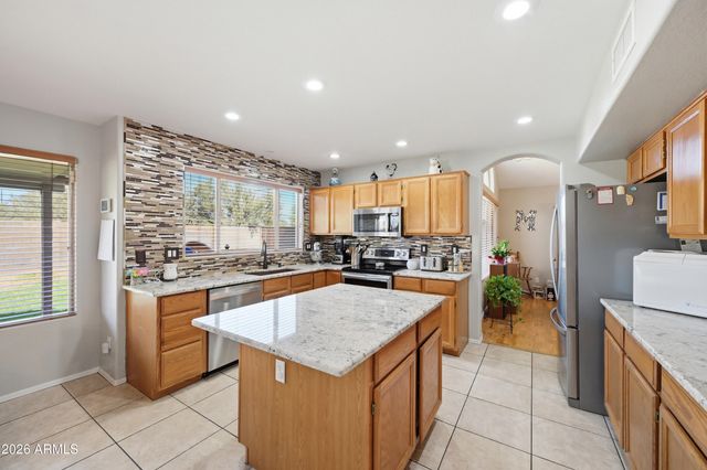 8310 W PERSHING Avenue, Peoria, AZ 85381