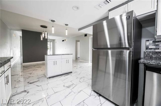 2560 Palmera Circle, Las Vegas, NV 89121