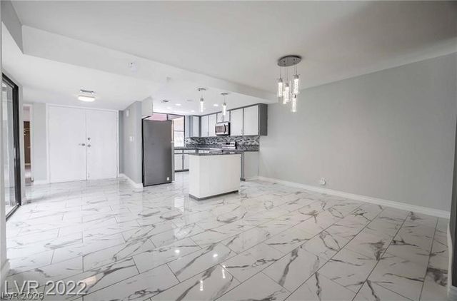 2560 Palmera Circle, Las Vegas, NV 89121