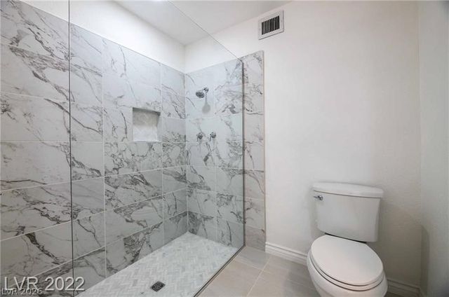 2560 Palmera Circle, Las Vegas, NV 89121