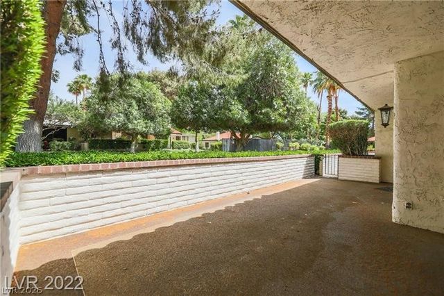 2560 Palmera Circle, Las Vegas, NV 89121