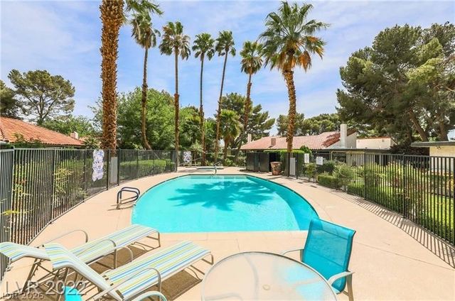 2560 Palmera Circle, Las Vegas, NV 89121