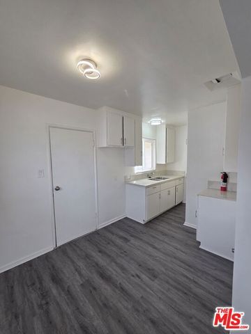 1515 W 85th Street, Los Angeles, CA 90047