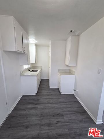 1515 W 85th Street, Los Angeles, CA 90047