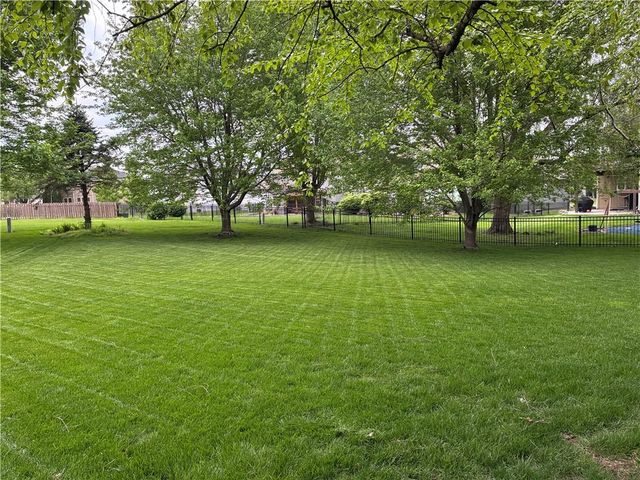 2408 SW REGENCY Drive, Lee's Summit, MO 64082