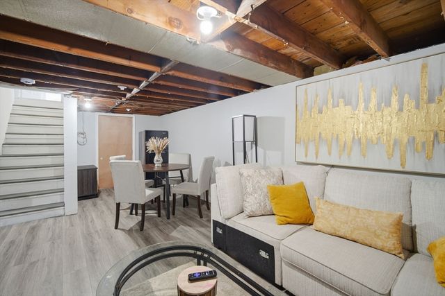 72 W Bay Path Ter, Springfield, MA 01109