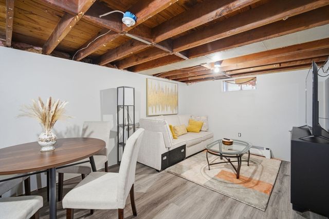 72 W Bay Path Ter, Springfield, MA 01109