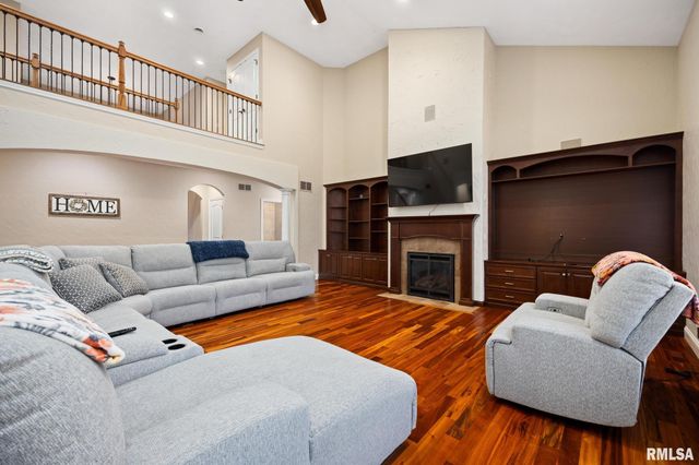 31 SAPPHIRE Point, Morton, IL 61550