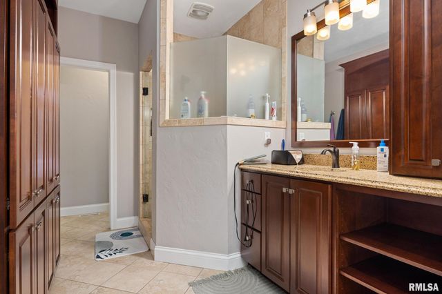 31 SAPPHIRE Point, Morton, IL 61550