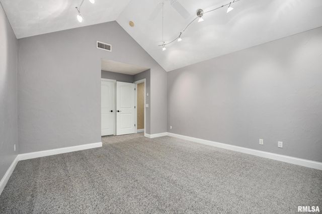 31 SAPPHIRE Point, Morton, IL 61550