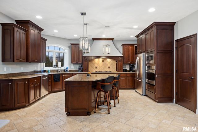 31 SAPPHIRE Point, Morton, IL 61550