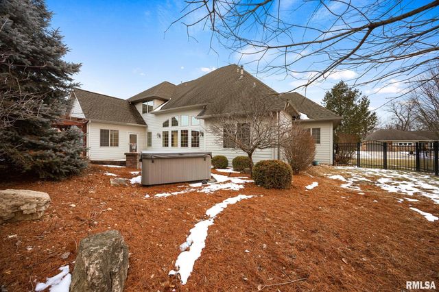 31 SAPPHIRE Point, Morton, IL 61550