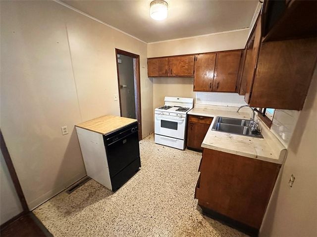 4016 S Spring Street, Independence, MO 64055