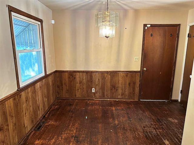 4016 S Spring Street, Independence, MO 64055