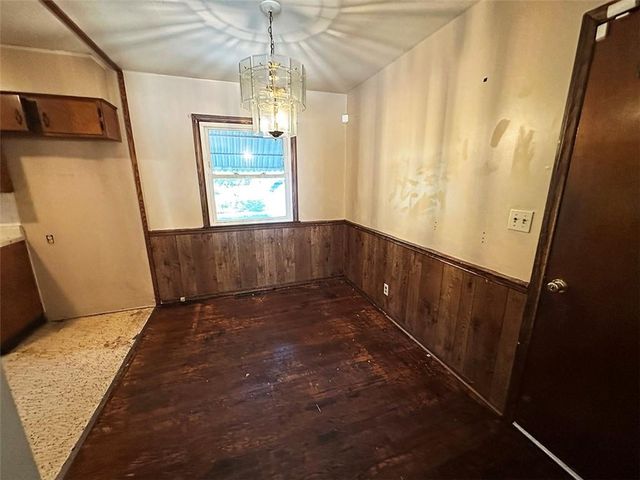 4016 S Spring Street, Independence, MO 64055