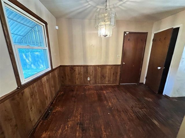 4016 S Spring Street, Independence, MO 64055