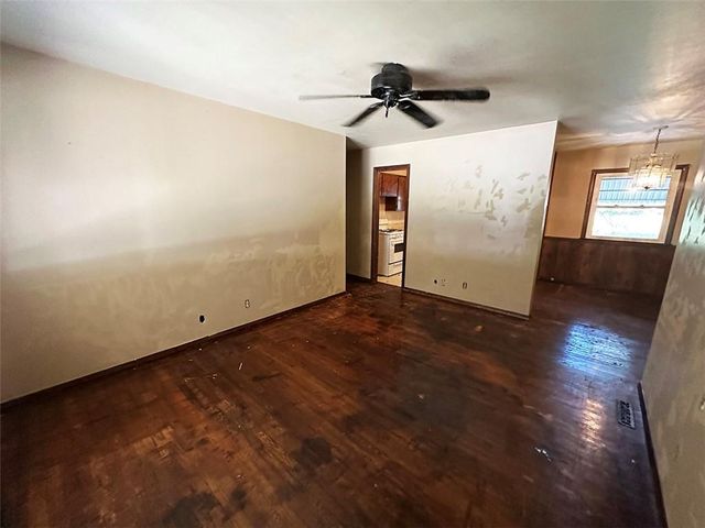 4016 S Spring Street, Independence, MO 64055