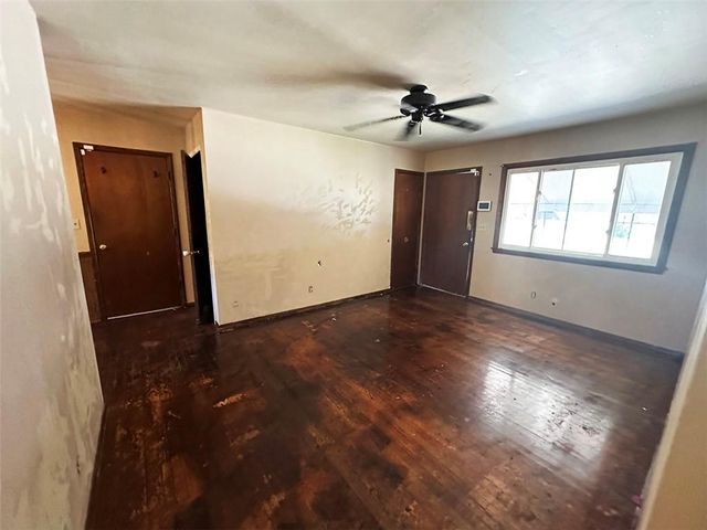 4016 S Spring Street, Independence, MO 64055