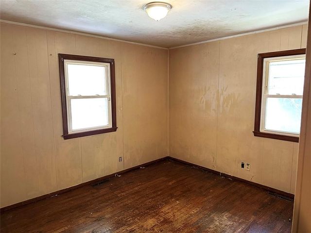 4016 S Spring Street, Independence, MO 64055