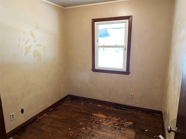 4016 S Spring Street, Independence, MO 64055