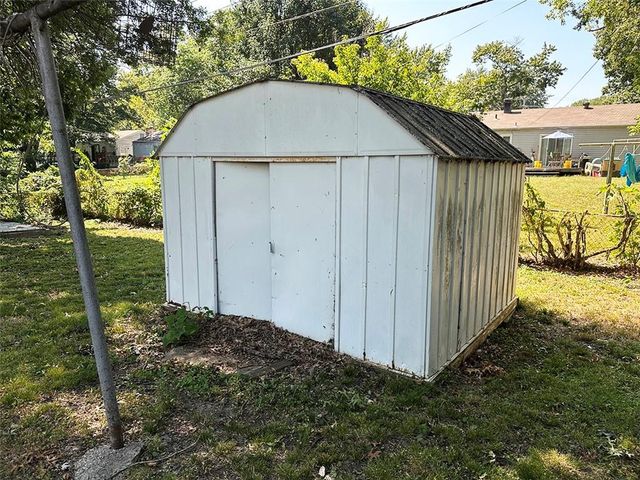 4016 S Spring Street, Independence, MO 64055