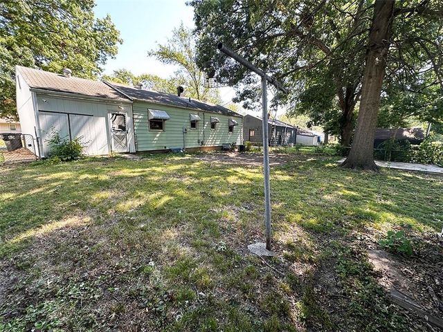 4016 S Spring Street, Independence, MO 64055