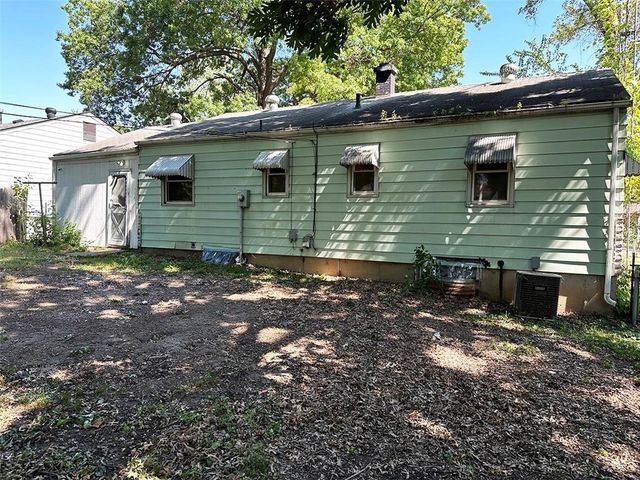 4016 S Spring Street, Independence, MO 64055