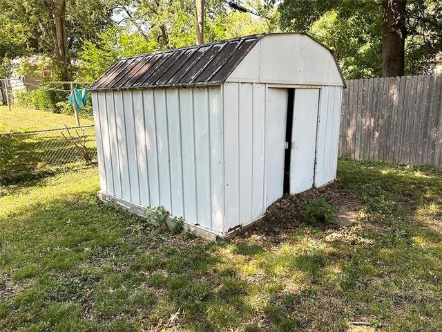 4016 S Spring Street, Independence, MO 64055