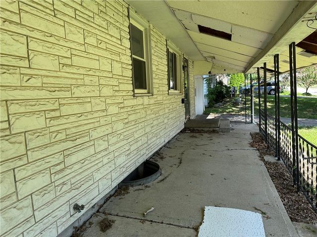 4016 S Spring Street, Independence, MO 64055