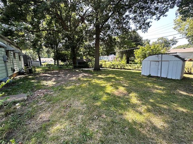 4016 S Spring Street, Independence, MO 64055