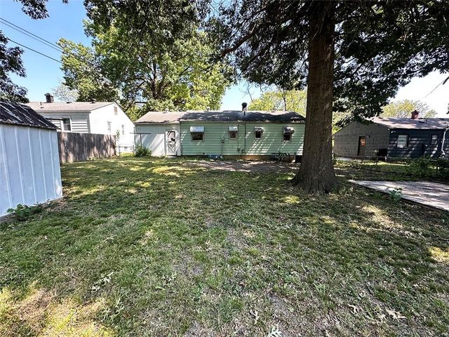 4016 S Spring Street, Independence, MO 64055