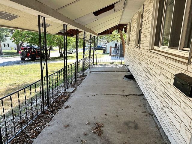 4016 S Spring Street, Independence, MO 64055