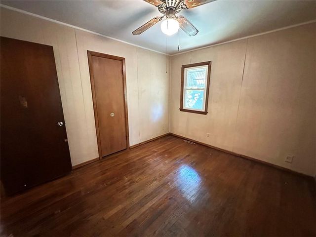 4016 S Spring Street, Independence, MO 64055