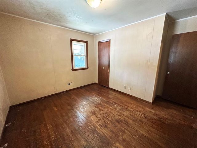 4016 S Spring Street, Independence, MO 64055