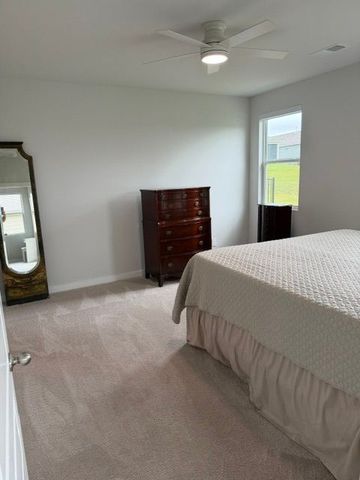 1037 Royal Gorge Pvt Ct, Gallatin, TN 37066