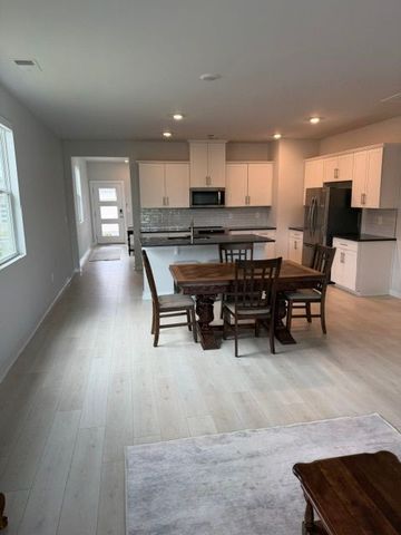 1037 Royal Gorge Pvt Ct, Gallatin, TN 37066
