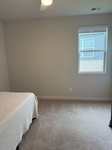 1037 Royal Gorge Pvt Ct, Gallatin, TN 37066
