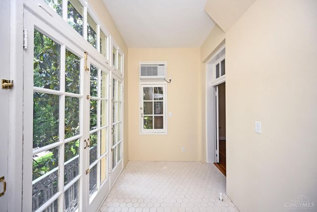 2138 Madison Road, Cincinnati, OH 45208