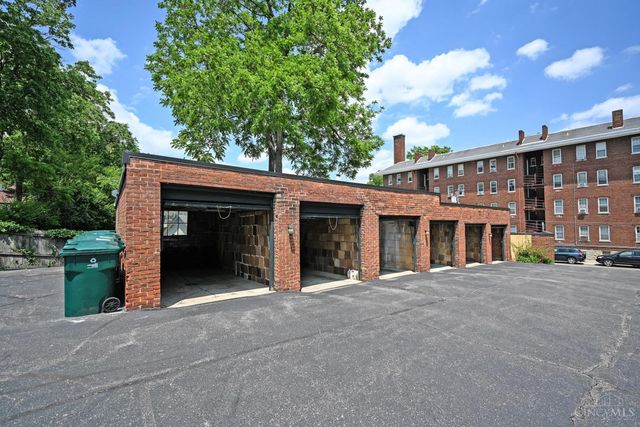 2138 Madison Road, Cincinnati, OH 45208