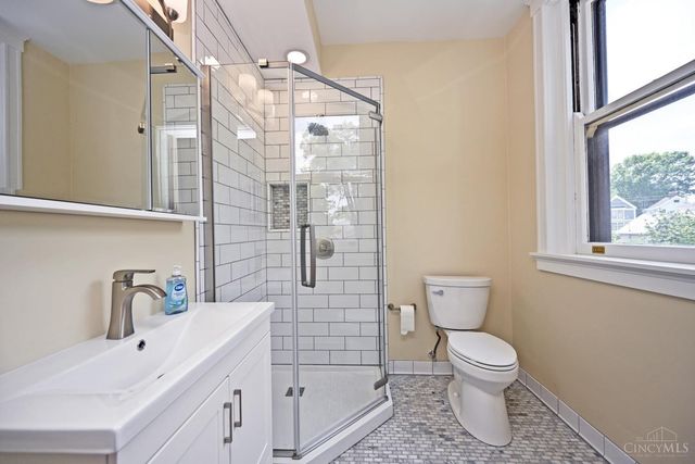 2138 Madison Road, Cincinnati, OH 45208