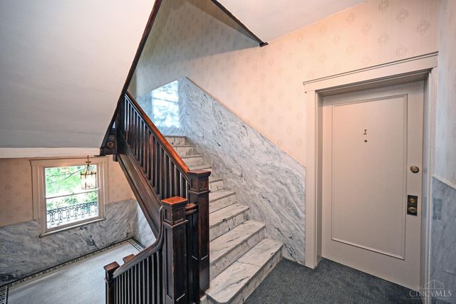 2138 Madison Road, Cincinnati, OH 45208