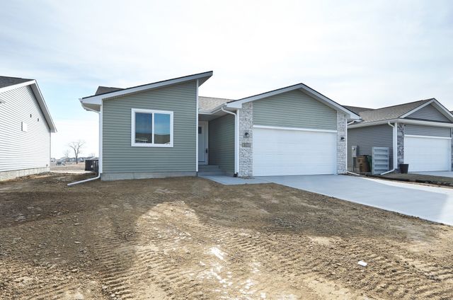 817 3rd Street NW, Bondurant, IA 50035