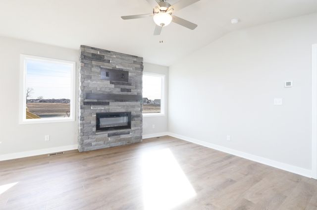 817 3rd Street NW, Bondurant, IA 50035