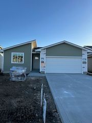 817 3rd Street NW, Bondurant, IA 50035