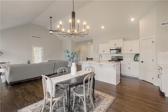 1102 Noah Lane, Kearney, MO 64060