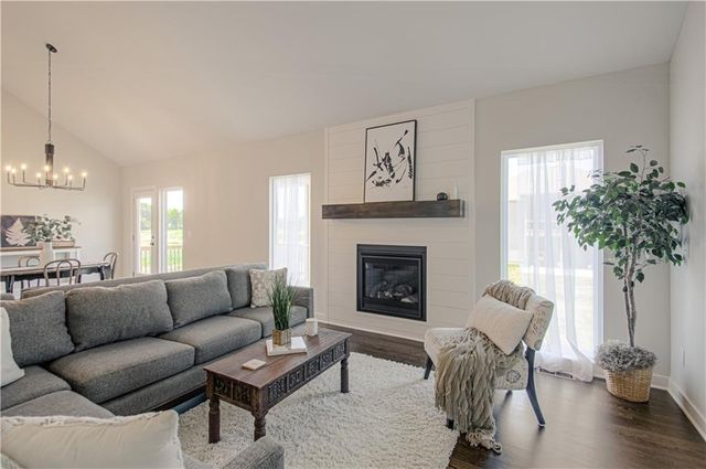 1102 Noah Lane, Kearney, MO 64060