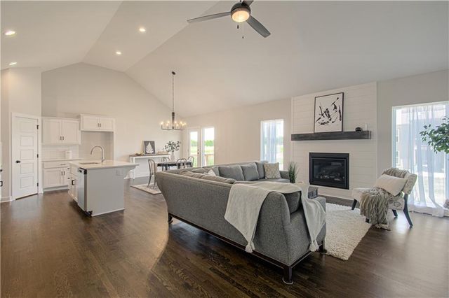 1102 Noah Lane, Kearney, MO 64060