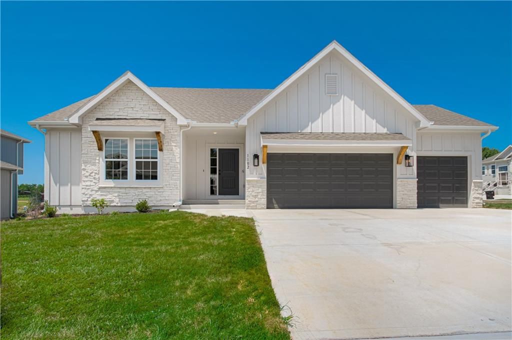 1102 Noah Lane, Kearney, MO 64060