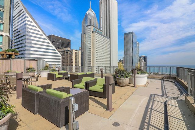 130 N Garland Court 1504, Chicago, IL 60602